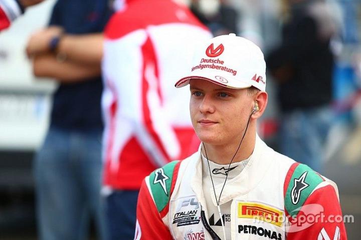 El hijo de Michael Schumacher debuta en la Fórmula 3 | El Gráfico