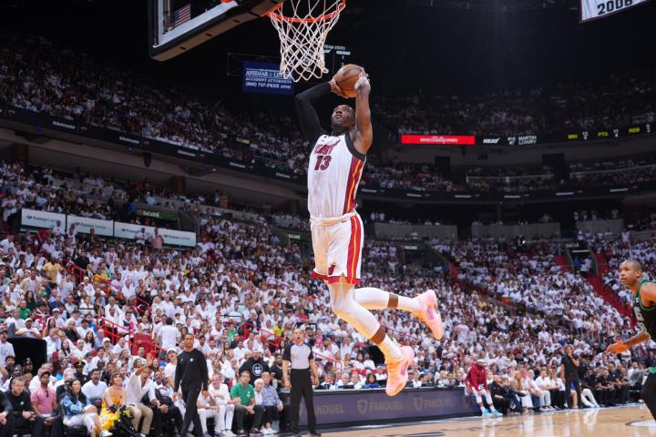 TNT Sports BR on X: FINAIS DE CONFERÊNCIA IGUAIS NA NBA! Será que o  campeão também vai ser o mesmo? 👀 Você confere TODA final da Conferência  Leste AO VIVO na @TNTbr