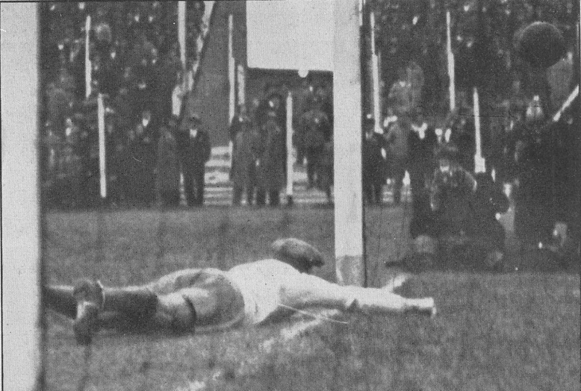 Imagen Bottaso cae vencido por tercera vez ante un certero shot a media altura, enviado por Nolo Ferreira sorpresivamente. 