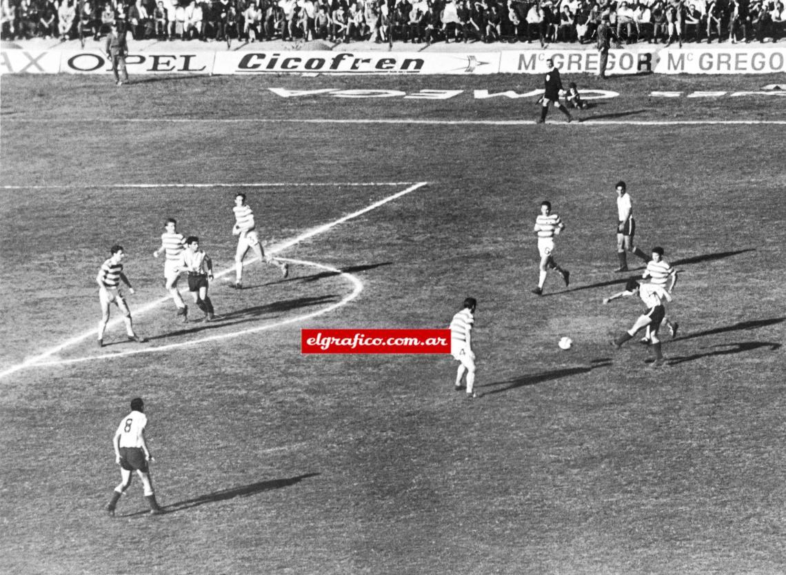 1967. Gol de la victoria de Juan Carlos Cárdenas a Celtic.
