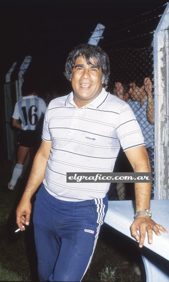 Imagen Dándole al pucho.