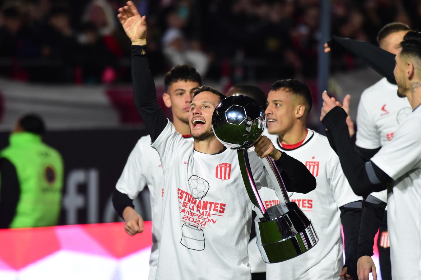 Imagen El Pincha alcanzó el título al vencer en la final a Vélez.