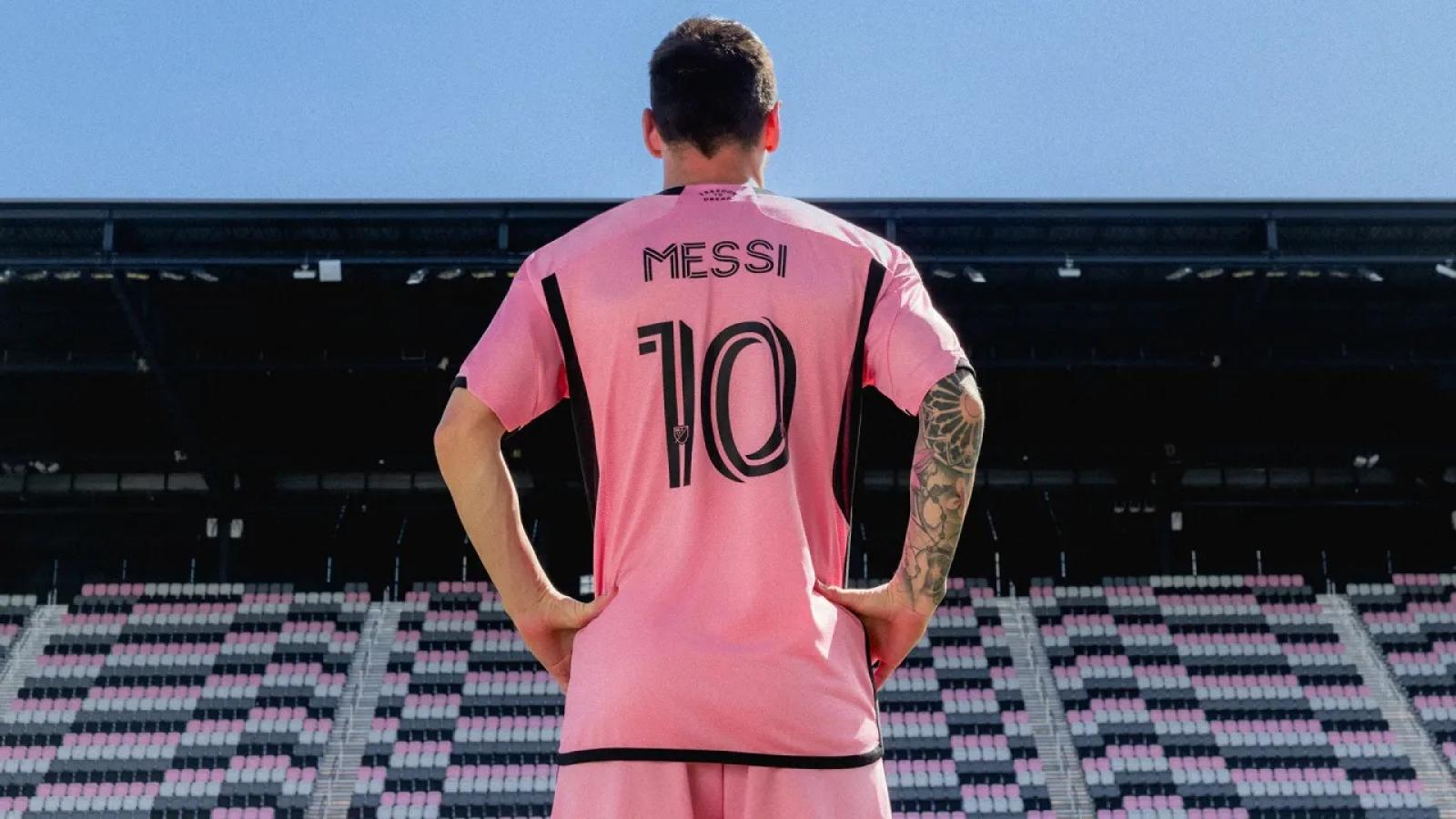 Imagen Así se ve de espaldas la nueva camiseta que usará Messi en Inter Miami.