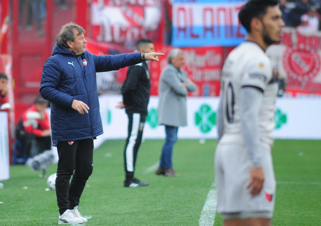 Imagen Zielinski dirigió a Independiente en 18 partidos. Ganó 6 (uno por penales), empató 4 y perdió 8. (FOTOBAIRES)