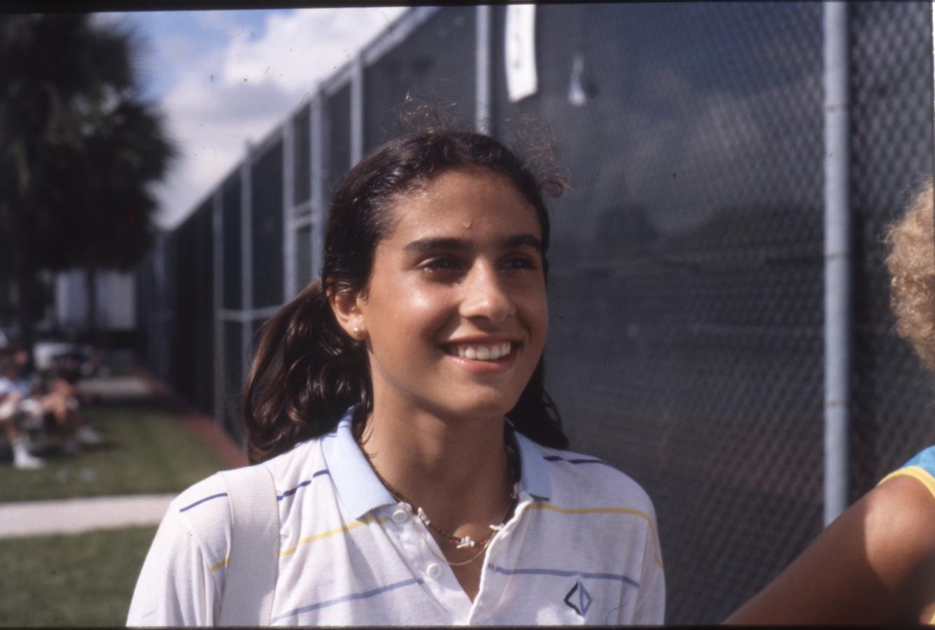 Imagen Gabriela Sabatini, con 13 años, en el Orange Bowl de 1983.