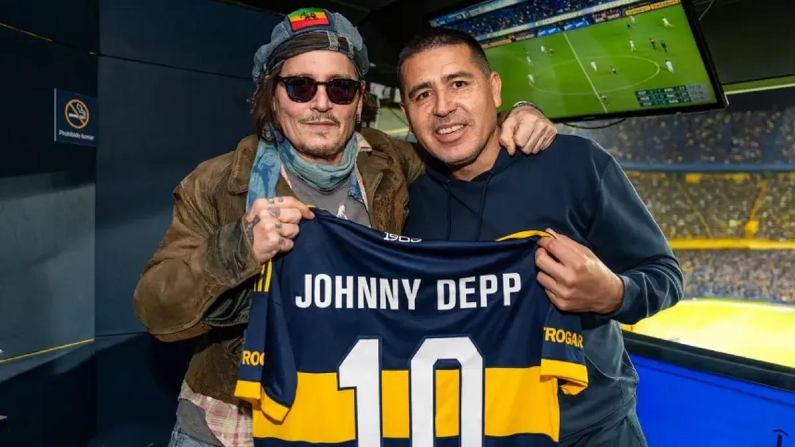 Imagen De capitán a capitán: Jack Sparrow con Riquelme.