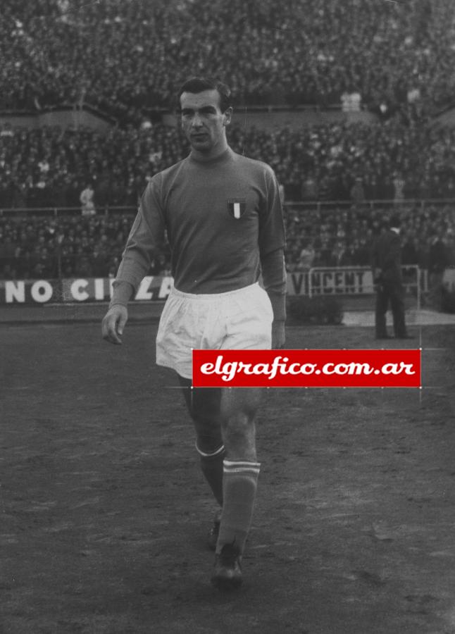 Imagen Jugó en la Selección Italiana. Dos partidos y un gol. Fue entre 1961 y 1962.