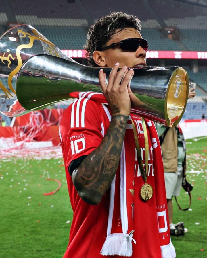 Imagen Richard Ríos, del Verdao a Benfica por 27 millones de euros.