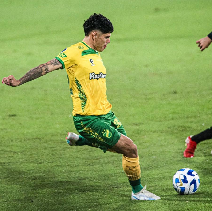 Imagen Agustín Santanna se quiere ir a River y decidió no jugar a minutos del partido.