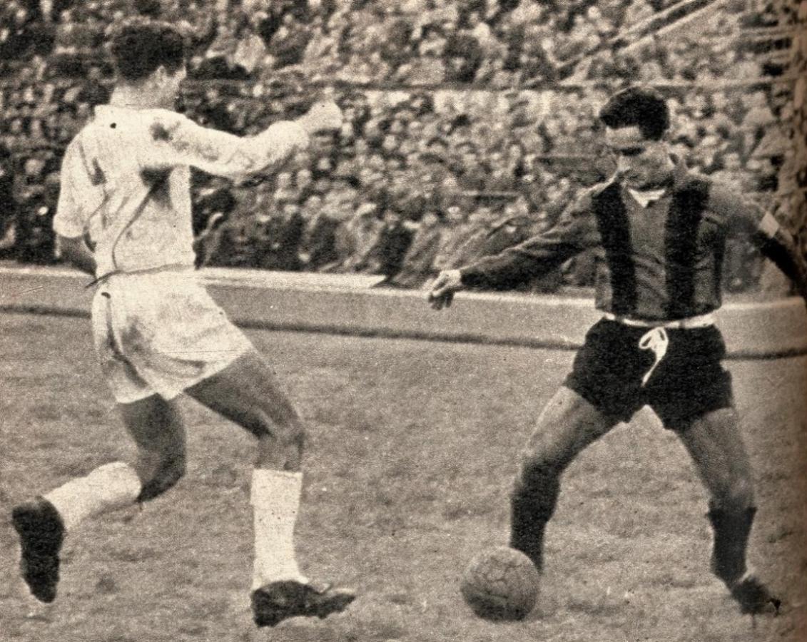 Hablando personalmente Sanfilippo es el primero en reconocer que no domina la pierna izquierda, que no está para el juego corto y desde atrás. Pero "su" público considera "prohibido" decirlo. ¿Qué favor se le haría silenciándolo?