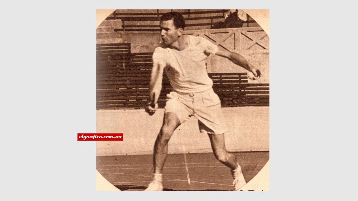 Imagen La del norteamericano Tom Brown fue la visita más importante que recibió el tenis argentino en la temporada de 1949. Confirió jerarquía al Campeonato de la República, en el que sólo perdió frente a Enrique Morea en el partido final. Ese resultado fue más un mérito grande del argentino que una defección del visitante.