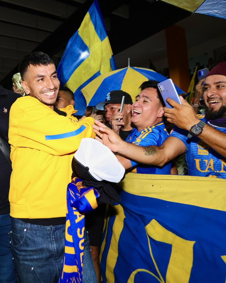 Imagen Ángel Correa fue recibido por una multitud en México.