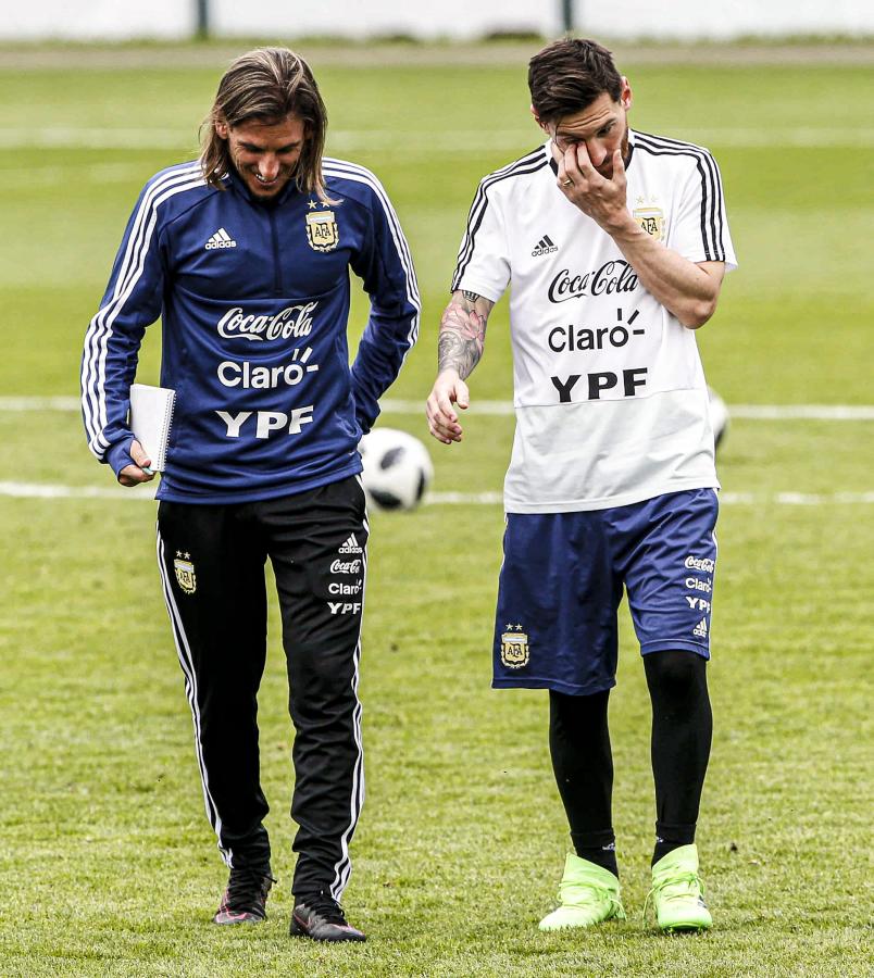 Imagen Beccacece y Messi en una charla distendida durante el Mundial de Rusia.