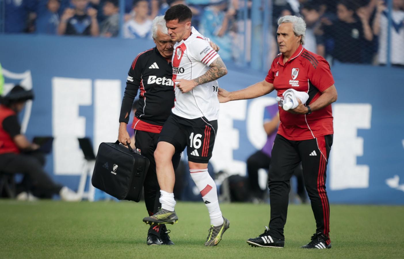Imagen Bustos se lesionó ante Vélez y será baja en octavos. Fotobaires.