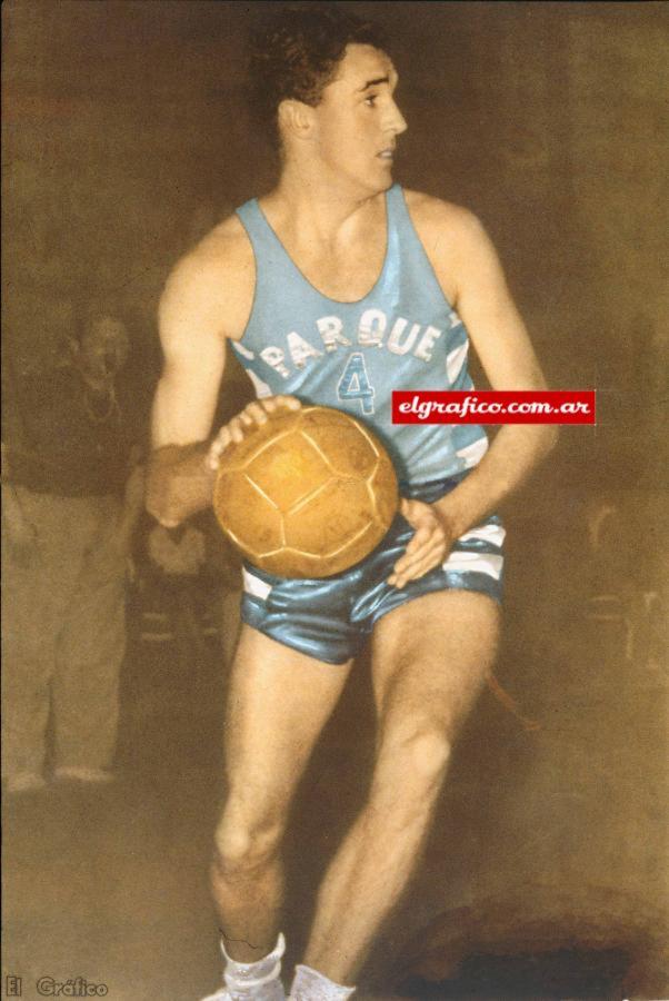 Imagen Furlong en su máximo esplendor. Años 40 y 50. En nuestro país jugó solamente en el Club de Gimnasia y Esgrima de Villa del Parque. El gran Parque.