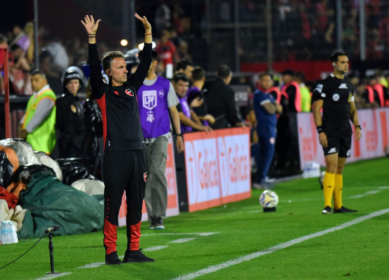 Imagen Lucas Bernardi notó una mejoría en su Newell's pero no le alcanzó en su debut. Fotobaires.