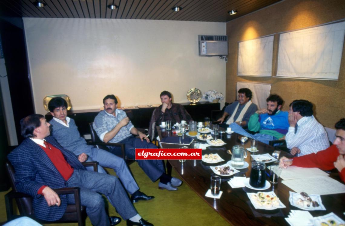 Imagen Los campeones se juntaron a comer y recordar momentos de aquel inolvidable Mundial 1978, el primero que ganó la Selección.