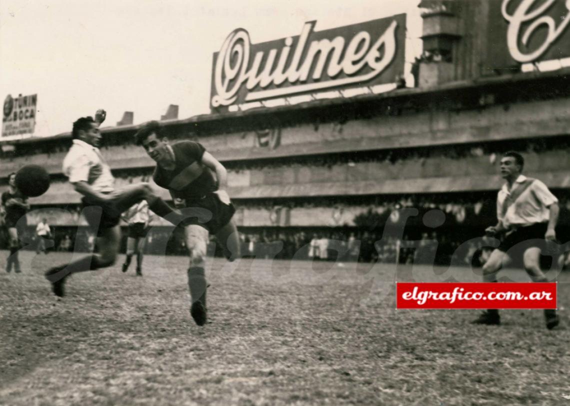 Imagen Con Pedernera y Di Stefano en un Superclásico.