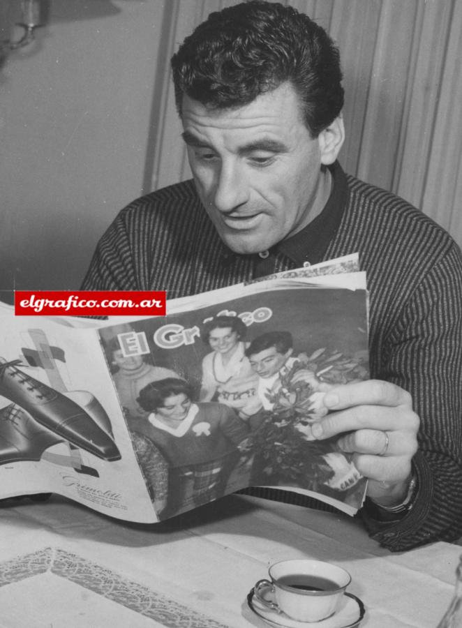 Imagen 1960. Pipo leyendo El Gráfico