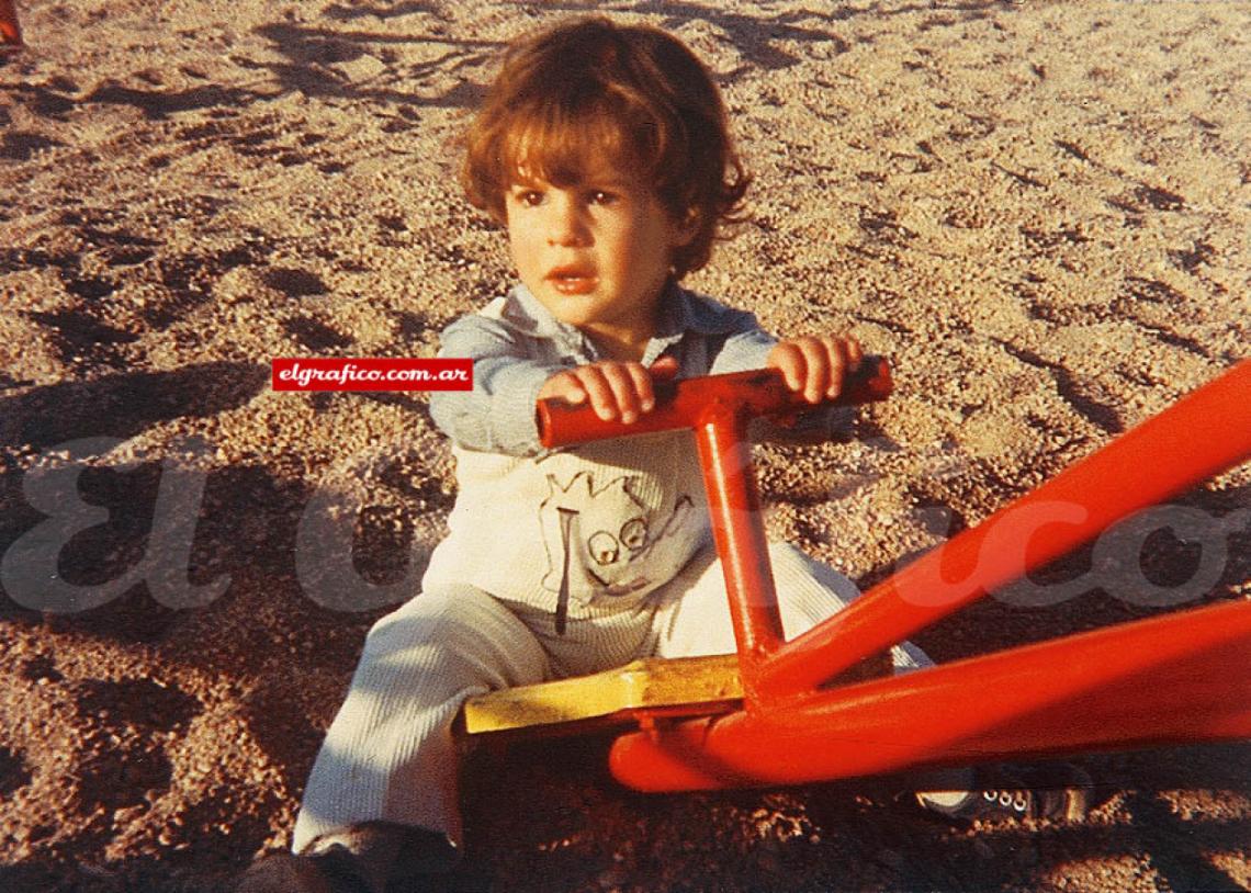 Imagen Pablo César Aimar nació en Río Cuarto, Córdoba, el 3 de noviembre de 1979.