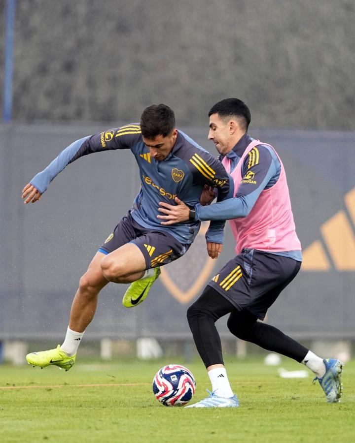 Imagen Russo suma trabajos de fútbol para delinear su equipo.