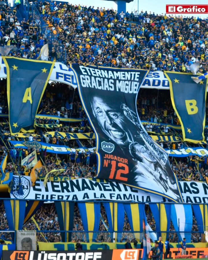 Imagen La 12 y una bandera para Miguel Ángel Russo