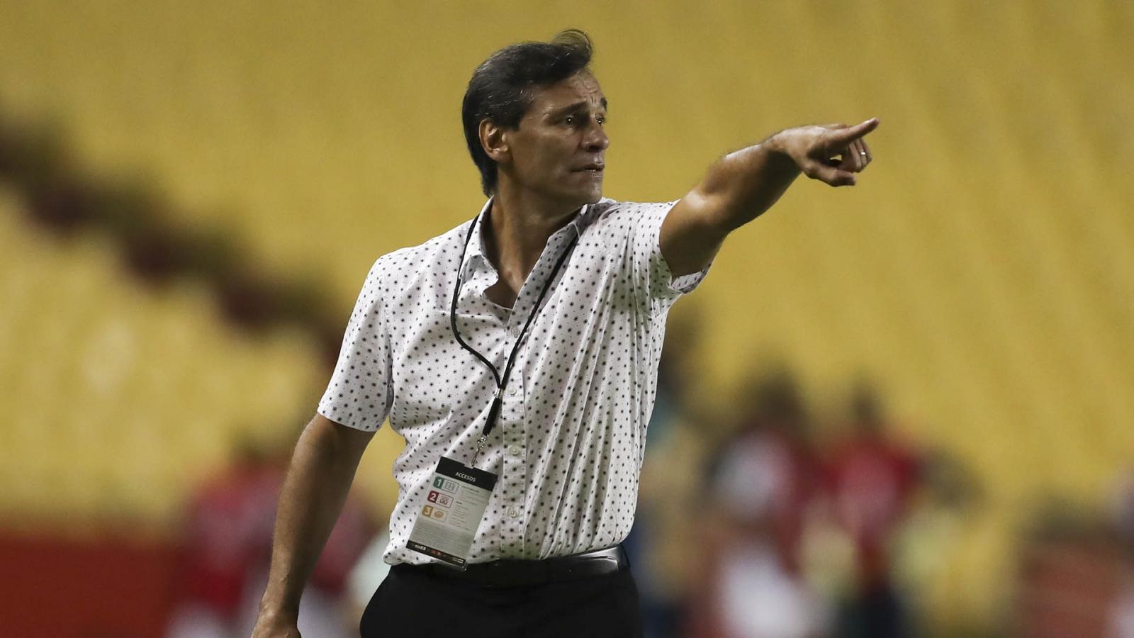 Imagen El argentino Fabián Bustos es el entrenador del Barcelona.