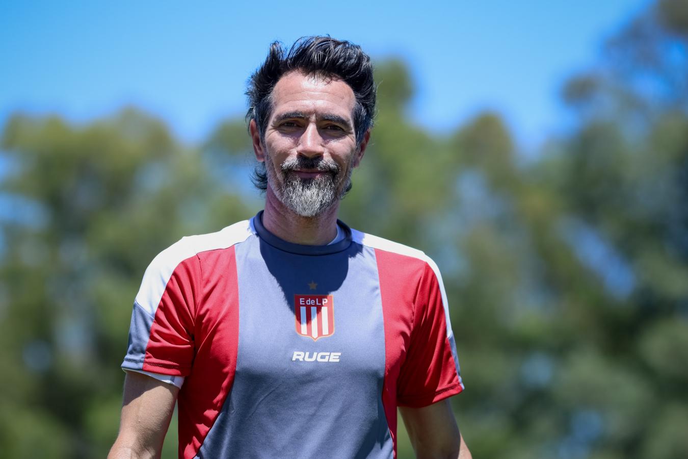 Imagen Eduardo Domínguez, contento con los refuerzos de Estudiantes.