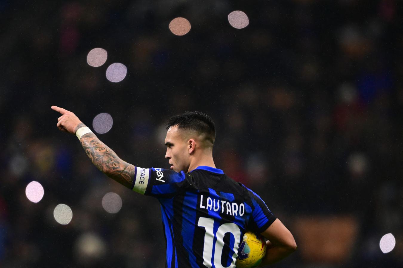 Imagen Lautaro Martínez no la mete en la Selección, pero no para de hacer goles en Inter.