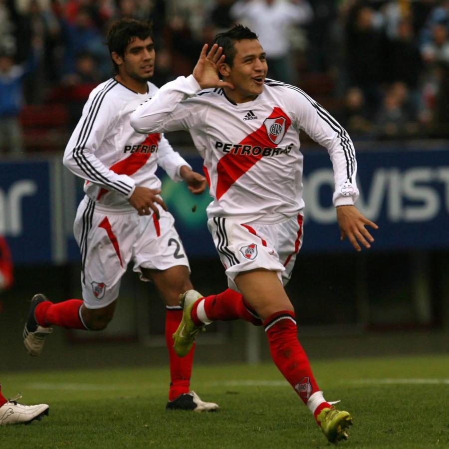 Imagen Alexis Sánchez jugó poco en River pero dejó un buen recuerdo. Fue campeón en 2008.
