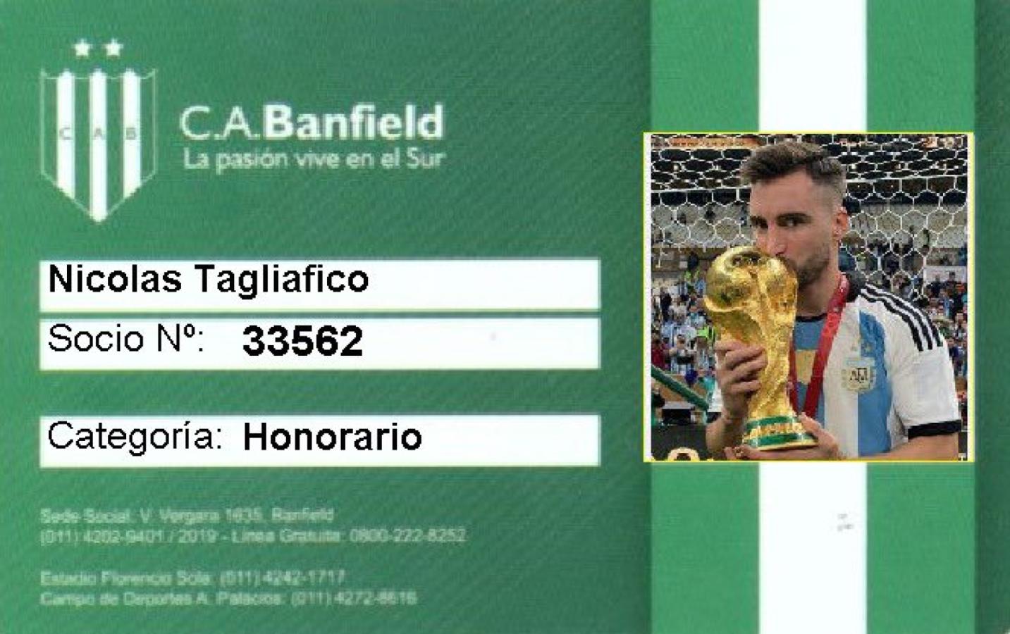 Imagen Banfield nombró a Nicolás Tagliafico socio honorario