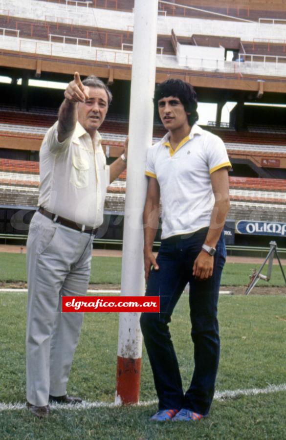 La gloria Riverplatense de la década del 50 junto a un joven Ramón Díaz que hacía sus primeros pasos en la primera división.