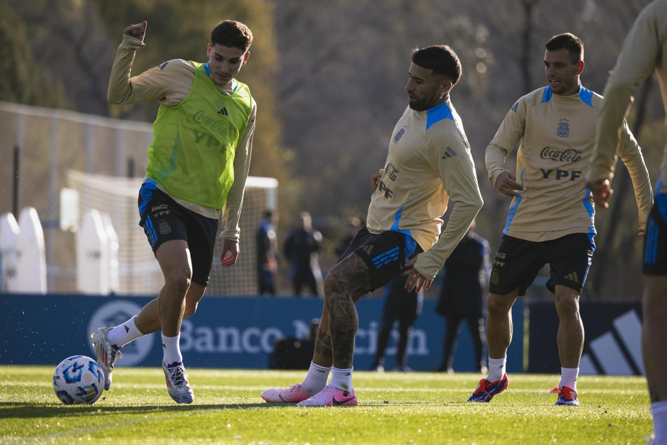Imagen Un momento de la primera práctica de la Selección, en la tarde del lunes.