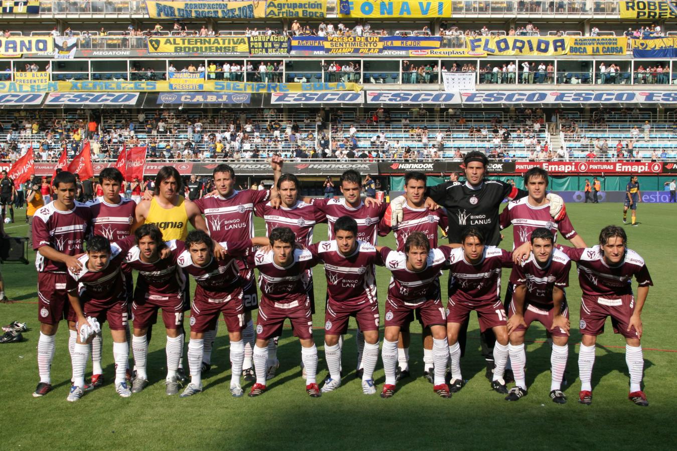 Imagen Valeri, campeón con Lanús en el Apertura 2007