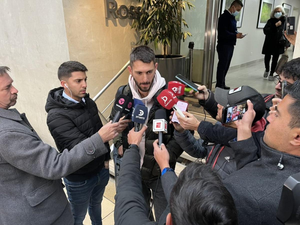 Imagen Chuky Ferreryra después de la revisión médica.