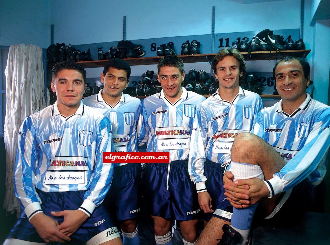 Imagen De Racing: Fuertes, Saavedra, Héctor González (su gran amigo), Garrido y Serrizuela.