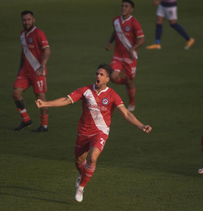 Imagen El Demonio Hauche marcó el empate con un potente derechazo en la segunda mitad. Foto: Julián Álvarez (Telam)