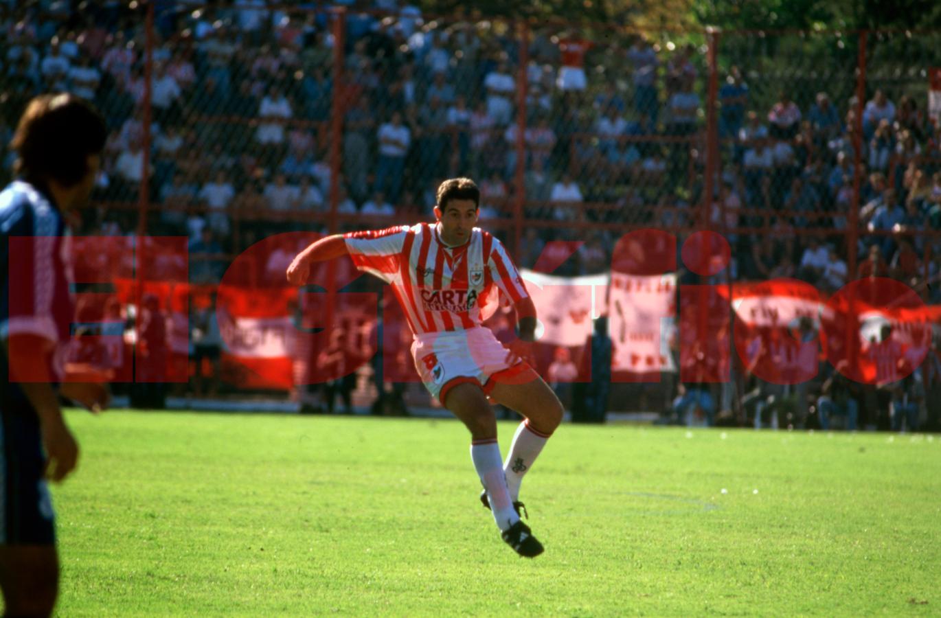 Imagen En 1998, Perico Pérez se retiró del fútbol profesional con la camiseta de Estudiantes