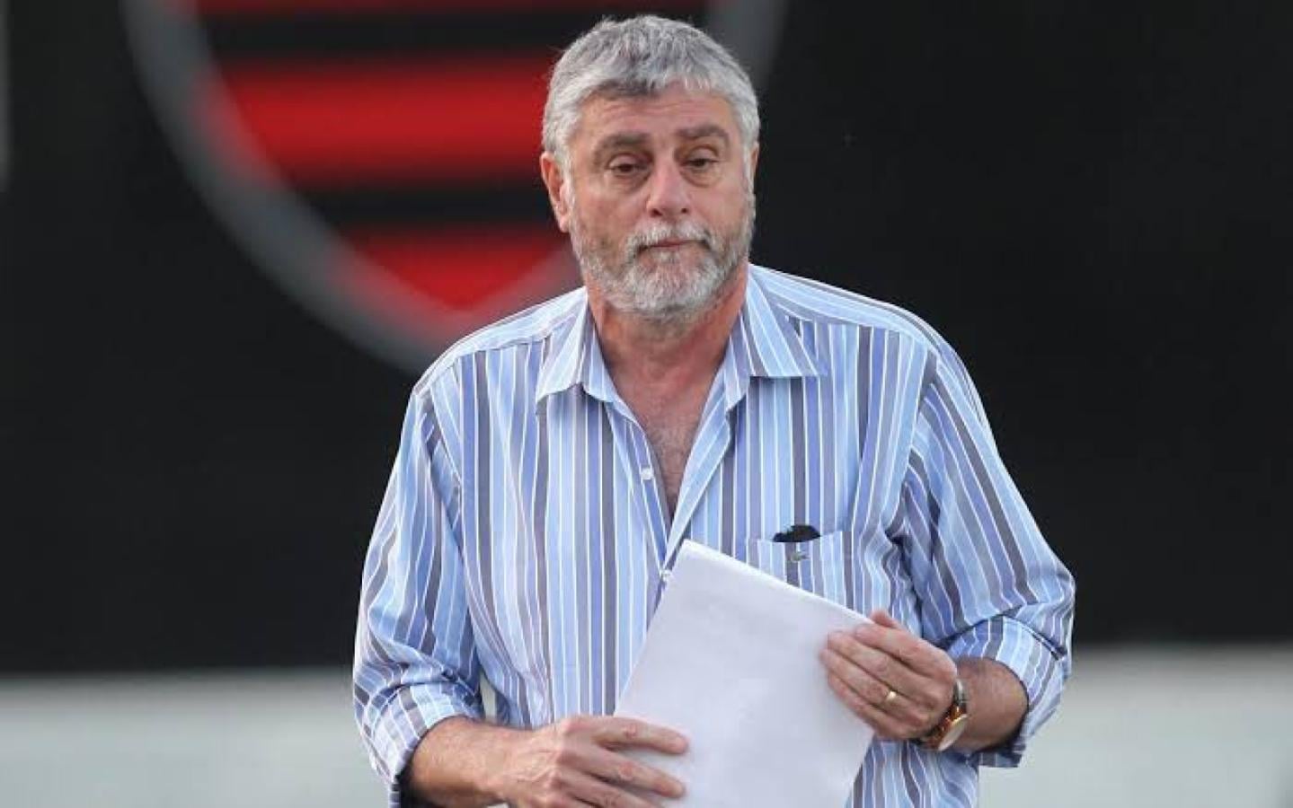 Imagen El doctor Runco, médico jefe de Flamengo, filtró lo de la lesión de De la Cruz.