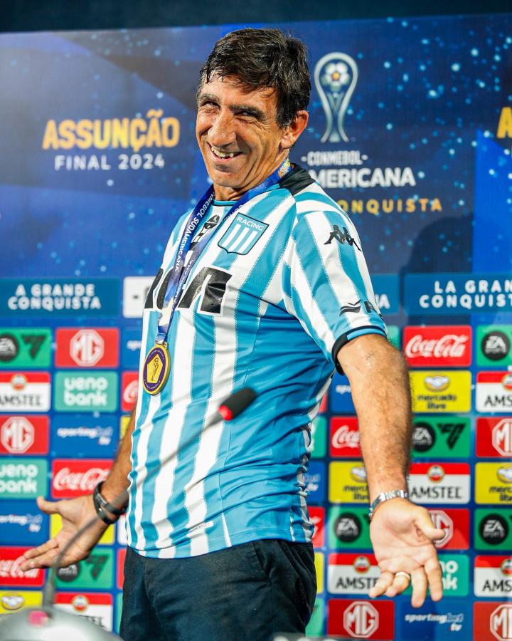 Imagen Gustavo Costas lo espera con los brazos abiertos a Marcos Rojo.