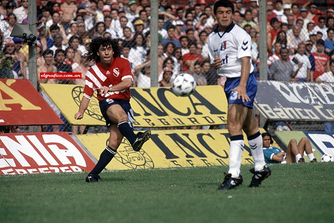 Imagen Parodi jugando para el Rojo contra su ex club, Deportivo Español.