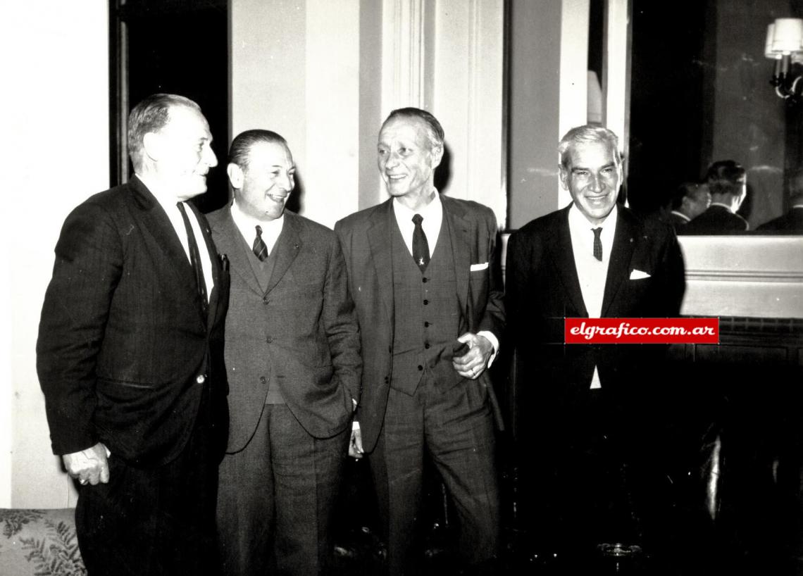 Imagen Cumbre de los Profesores en 1967. Lauri, Scopelli, Zozaya y Ferreira. Había fallecido el quinto profesor: Guaita.