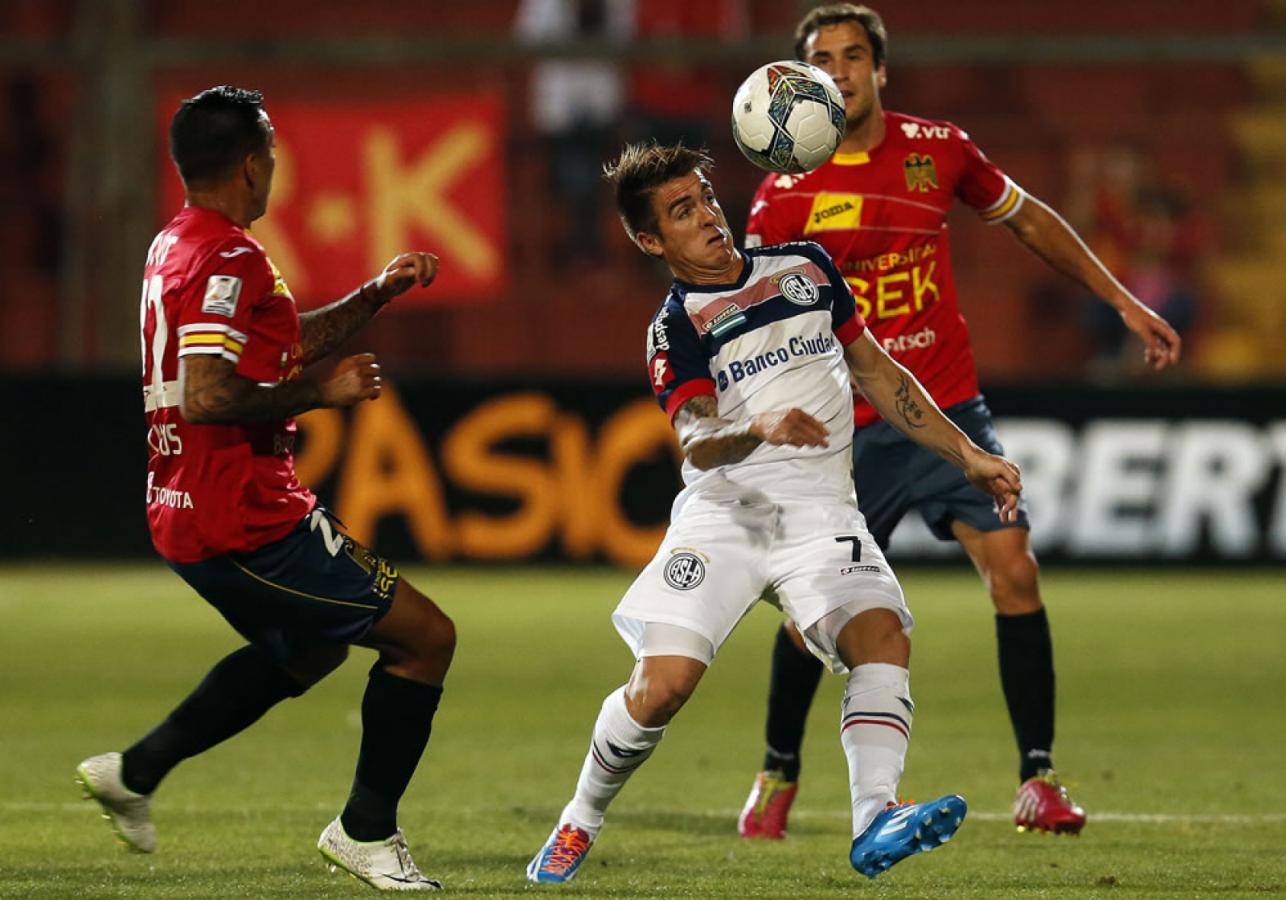 Imagen Buffarini, en acción, en el 0-1 vs. Unión Española de la Copa Libertadores 2014