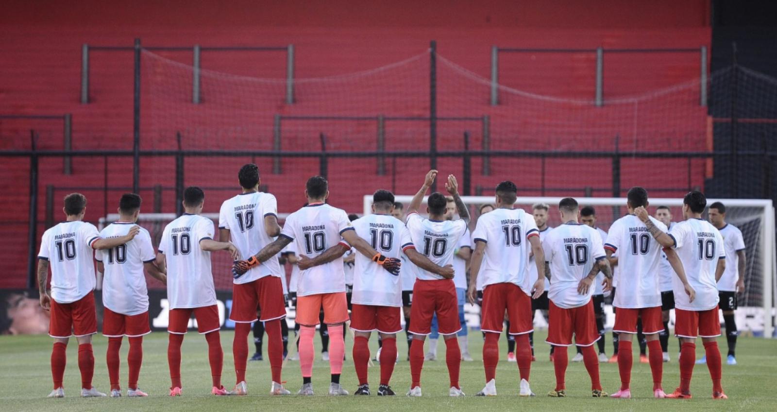 Imagen Independiente y la camiseta homenaje a Maradona. Foto: @Independiente