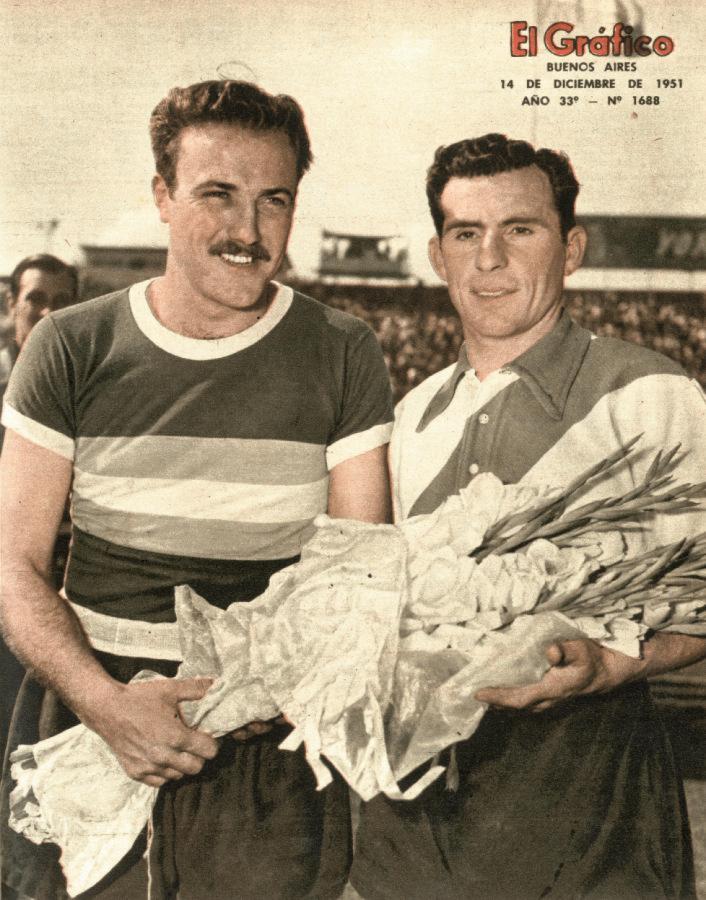 Imagen EL GRAFICO hacía una página especial en la primera página del número, en este caso: Higinio García y Luis A. Bagnato, zaguero derecho de Racing e izquierdo de Banfield, capitanes de sus respectivos equipos durante la temporada de 1951.