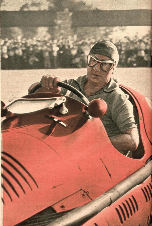 Alberto Áscari corriendo la Maserati en su debut triunfal en nuestro medio, el 29 de enero de 1949, cuando conquistó el Gran Premio Ciudad de Bs. Aires, realizado en el circuito de Palermo. Dijimos entonces que había respondido a su estirpe recordando a su padre caído en Monthlery en 1925. El trágico automovilismo los ha juntado ahora.