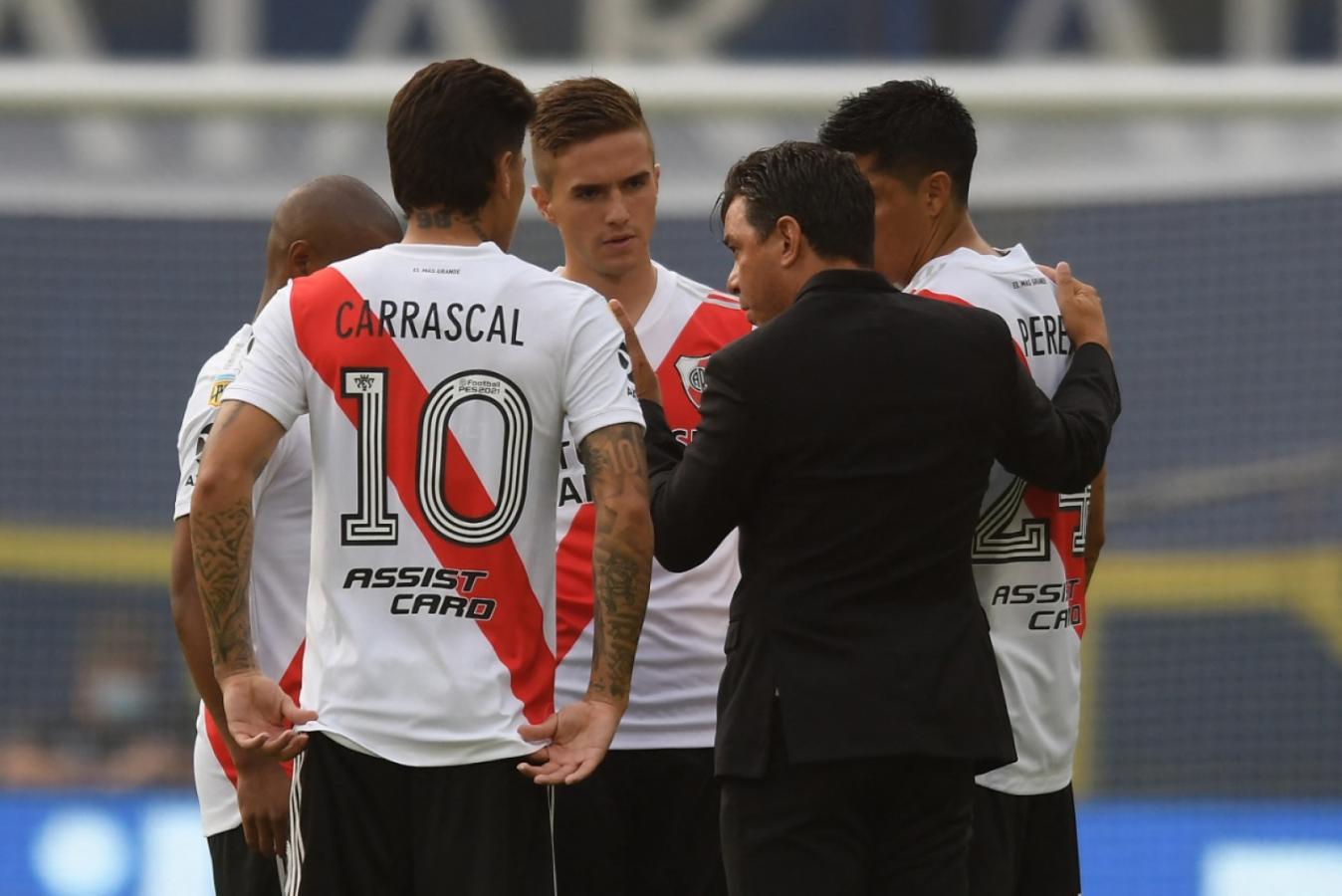 Imagen Gallardo reunió a los volantes antes de empezar el partido (Marcelo Endelli / POOL / AFP)