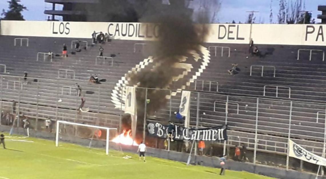 Incidentes en Independiente Rivadavia - Atlanta.