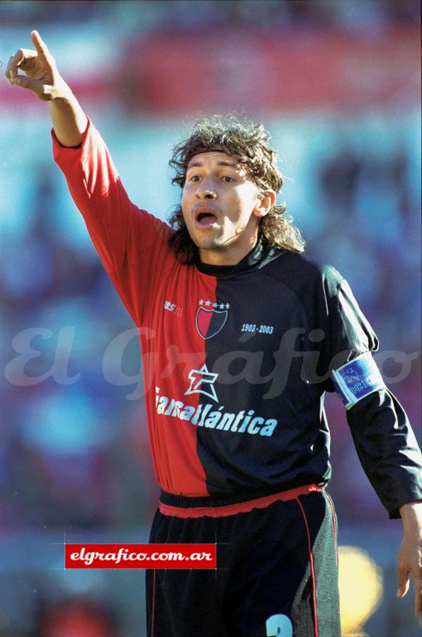 Imagen Jorge Bermudez triunfó en Boca, de ahí pasó al fútbol griego para volver a Argentina a jugar en Newell´s, donde jugó entre 2003 y 2004.