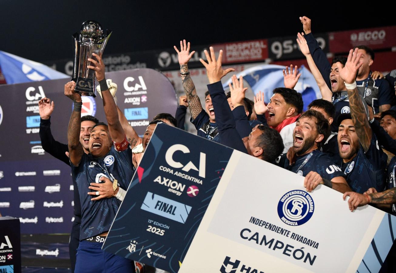 Imagen de Histórico: Independiente Rivadavia venció por penales a Argentinos y gritó campeón en la Copa Argentina